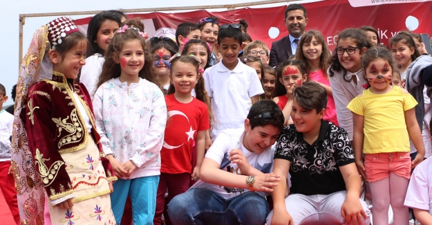 Kuşadası Belediye Başkanı Ömer Günel’den Çocuklara Müjde!