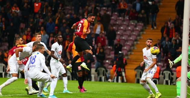 Galatasaray, Rizespor'un İşini İlk Yarıda Bitirdi