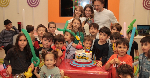 Tuba Ünsal Ve Mirgün Cabas Çocukları Civan Mert’in Doğum Gününü KidzMondo’da Kutladı
