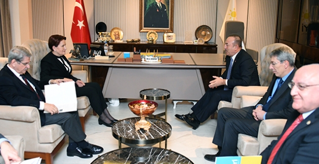 Akşener, Dışişleri Bakanı Mevlüt Çavuşoğlu'nu Kabul Etti