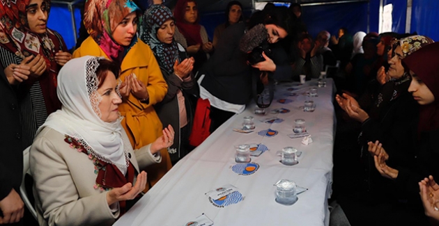 İYİ Parti Genel Başkanı Akşener’den Şehit Ailesine Taziye Ziyareti