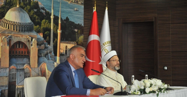 Bakan Ersoy: "Ayasofya Camii İtinayla Korunacak"