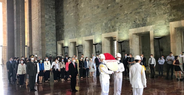 Kılıçdaroğlu, Parti Meclisi Ve Yüksek Disiplin Kurulu Üyeleri İle Anıtkabir'i Ziyaret Etti