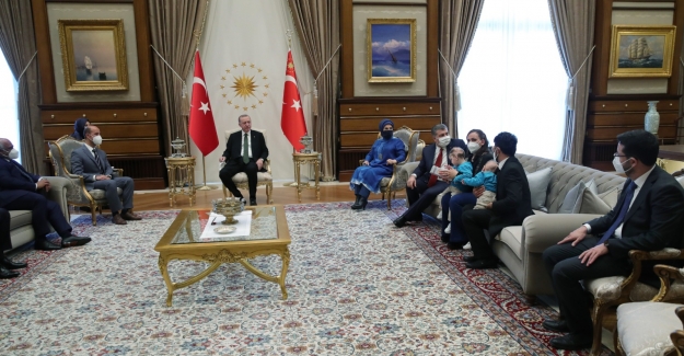Cumhurbaşkanı Erdoğan, Siyam İkizleri Derman ve Yiğit’i Kabul Etti
