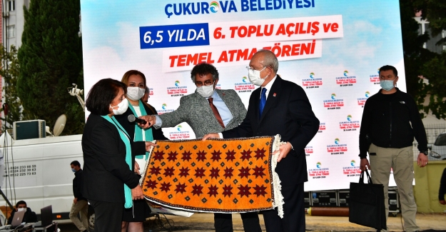 Kılıçdaroğlu’na Gülen Yüzler Kadın Kooperatifinden El Emeği Göz Nuru Hediyeler