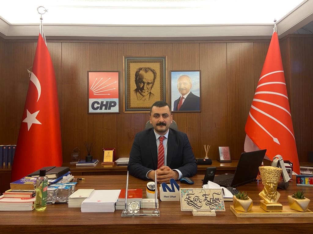 CHP'li Erdem: "Bu Kavga Taht, Saray Kavgasıdır"