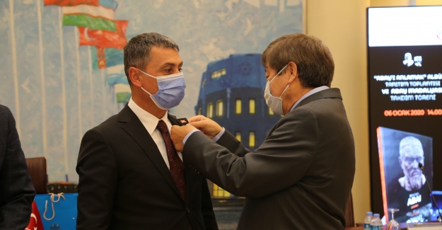 Gölbaşı Belediye Başkanı Şimşek’e Abay Madalyası Takdim Edildi