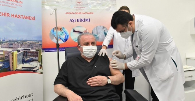 TBMM Başkanı Şentop Kovid-19 Aşısı Yaptırdı