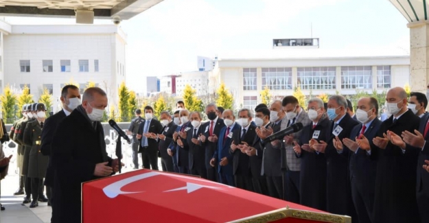 Cumhurbaşkanı Erdoğan, Eski Başbakanlardan Akbulut’un Cenaze Törenine Katıldı