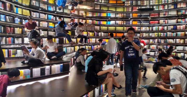 Çinli Gençler Yılda En Az 10 Tane Kitap Okuyor