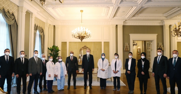 Cumhurbaşkanı Erdoğan, Sağlık Çalışanlarının Dünya Sağlık Günü'nü Kutladı