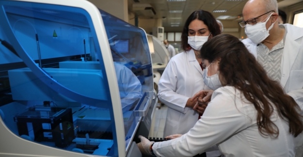 İki Doz Çin Aşısı (Coronavac) Uygulanan Sağlık Çalışanlarının Antikoru Yüzde 98.2 Tespit Edildi