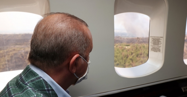 Cumhurbaşkanı Erdoğan, Antalya’nın Manavgat İlçesinde Orman Yangınlarından Etkilenen Bölgelerde Havadan İncelemelerde Bulundu