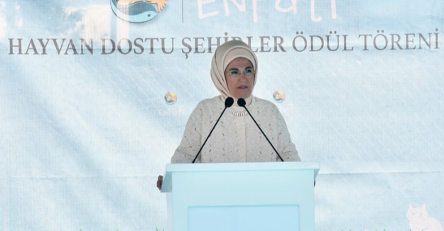 Emine Erdoğan, Enpati Hayvan Dostu Şehirler Ödül Törenine Katıldı