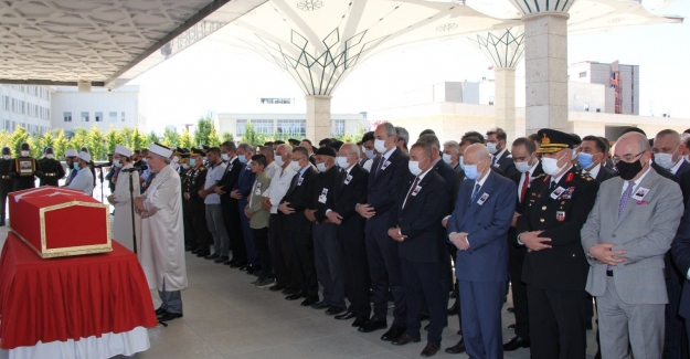 MHP Genel Başkanı Bahçeli, Şehit Uzman Onbaşı Cengizhan Kaplan'ın Cenaze Törenine Katıldı