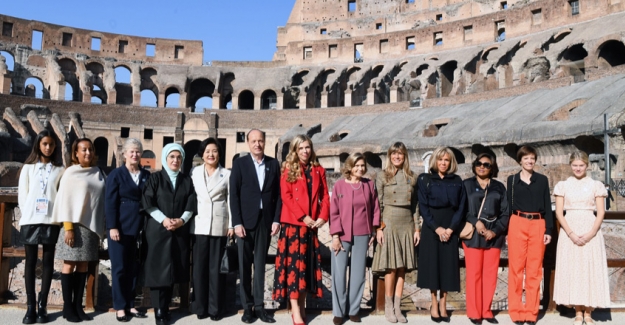 Emine Erdoğan, G20 Liderler Zirvesi'nin Yapıldığı Roma'da Lider Eşleriyle Bir Araya Geldi