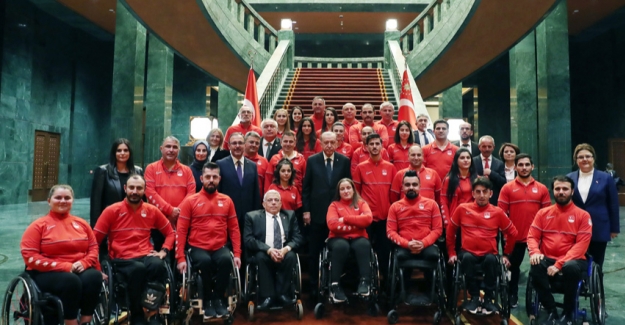Cumhurbaşkanı Erdoğan, Paralimpik Olimpiyat Oyunları’nda Madalya Kazanan Sporcuları Kabul Etti