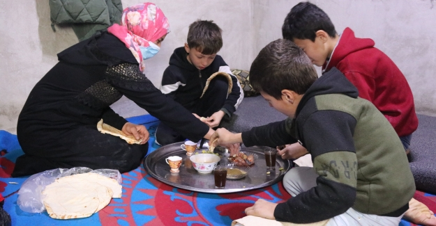 Suriye'nin Kuzeybatısındaki Aileler Perişan