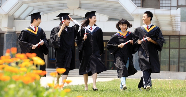 Çin’de Üniversite Öğrencisi Sayısı 240 Milyona Ulaştı