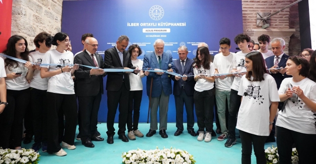 Bakan Özer, Vefa Lisesi İlber Ortaylı Kütüphanesi'nin Açılışını Yaptı
