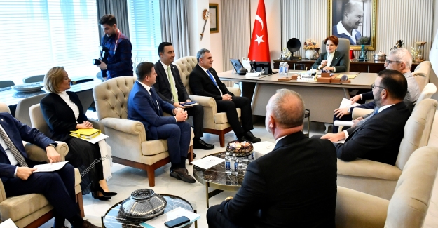 İYİ Parti Genel Başkanı Akşener, Türk Eczacılar Birliği Başkanı Üney'i Kabul Etti