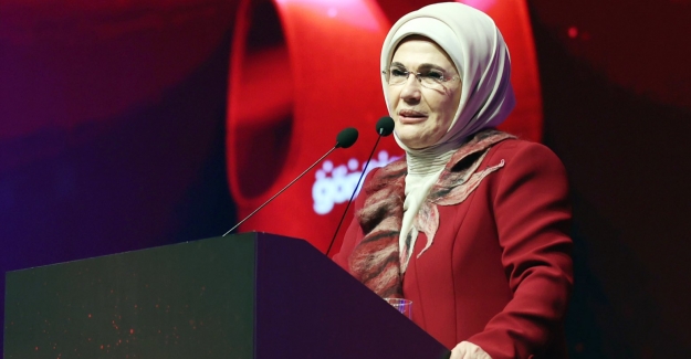 Emine Erdoğan, “Uluslararası Kırmızı Yelek Gönüllülük Ödül Töreni”ne Katıldı