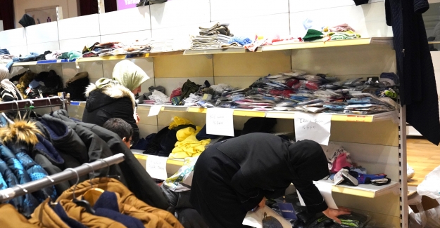 Üsküdar Belediyesi İstanbul’a Gelen Depremzedeler İçin Sosyal Market Açtı
