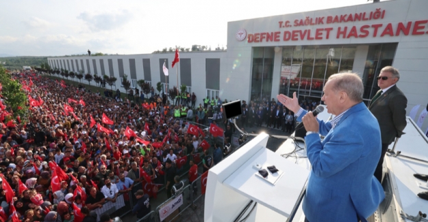 Cumhurbaşkanı Erdoğan, Hatay Defne Devlet Hastanesi’ni Ziyaret Etti