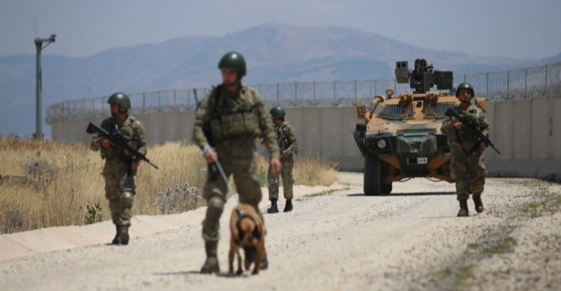 MSB: Suriye Sınırında 1'i PKK/KCK/PYD'li 4 Kişi Yakalandı