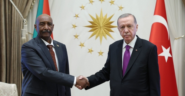 Cumhurbaşkanı Erdoğan, Sudan Egemenlik Konseyi Başkanı El-Burhan ile Görüştü