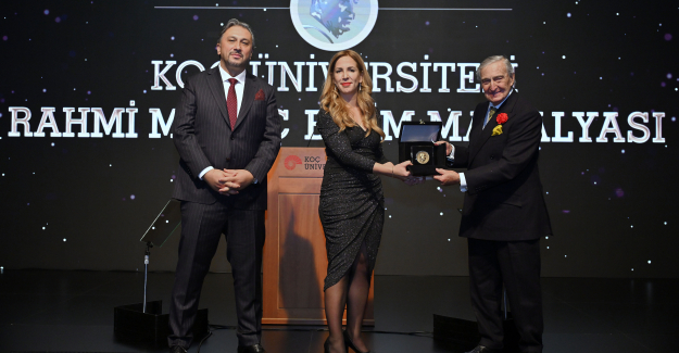 2023 Yılı Koç Üniversitesi Rahmi M. Koç Bilim Madalyası’nın Sahibi Prof. Dr. Ayşe Zarakol Oldu
