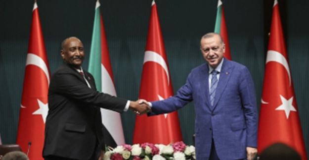 Cumhurbaşkanı Erdoğan, Sudan Egemenlik Konseyi Başkanı Burhan’la Telefonda Görüştü