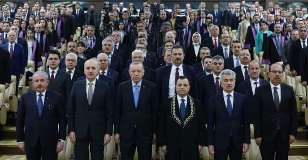 Cumhurbaşkanı Erdoğan, Anayasa Mahkemesi Üyesi Akçil’in Yemin Törenine Katıldı