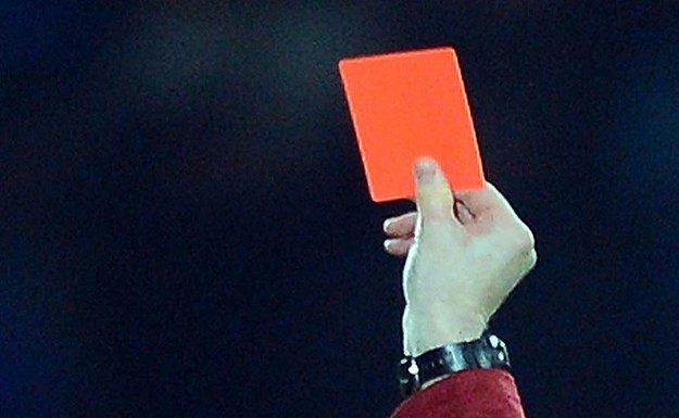 Amatör maçta 15 kırmızı kart