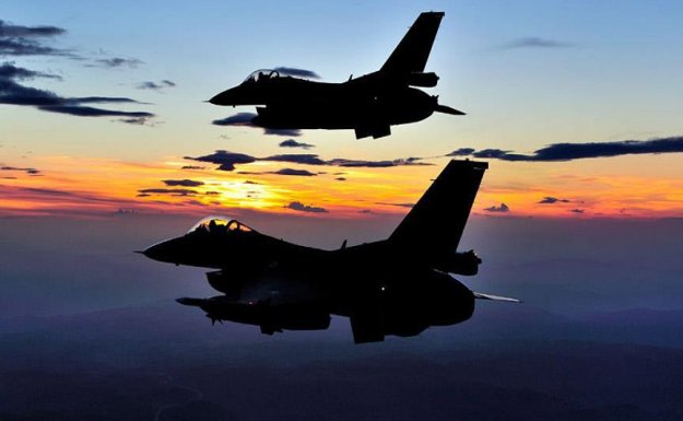 Mısır'da F-16 Savaş Uçağı Düştü