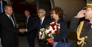 Varşova'ya İnen Erdoğan, Chopin Havalimanı'nda Karşılandı
