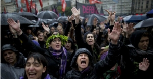 Arjantin’de Kadınlar Tecavüz ve Cinayete Karşı Sokağa Çıktı