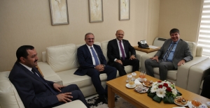 Milli Savunma Bakanı Işık'tan Antalya Büyükşehir Belediyesine Ziyaret