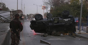 Altındağ'da Zırhlı Polis Aracı Üst Geçitten Düştü: 3 Yaralı