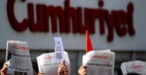 Cumhuriyet Gazetesinde 9 Kişi Tutuklandı