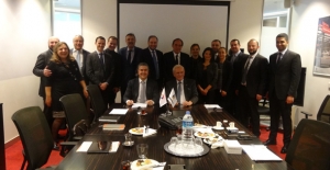 Demirören Ve Rosneft Grupları Türkiye'ye Motorin Sevkiyatı Konusunda Anlaşma İmzaladı