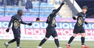 Osmanlıspor, Evinde Kardemir Karabükspor'u 2-1 Yendi