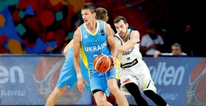 Ukrayna’yı Farklı Mağlup Eden Slovenya İlk Çeyrek Finalist Oldu