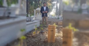 Başkan Hazinedar Efsane TRT Spikerinin Mezarı Ziyaret Etti