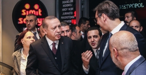 Cumhurbaşkanı Erdoğan’dan Sırbistan’daki Simit Sarayı’na Ziyaret