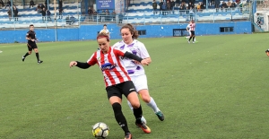 Kadın Futbolunun İki Yenilgisiz Takımı Ataşehir’de Karşılaşacak