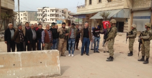 Afrin’de Halk 18 Teröristi TSK’ya Teslim Etti