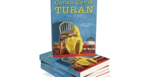 Cansu Çevik Turan, “Yol Ayrımı” Adlı İlk Romanını Bursalı Okurları İçin İmzaladı