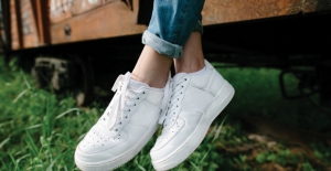Kışın Beyaz Sneaker Giyme Modası Satışları 3.5 Kat Artırdı