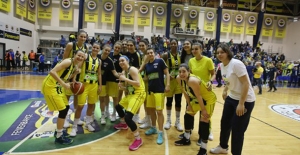 Fenerbahçe Kadın Basketbol Takımı Finalde